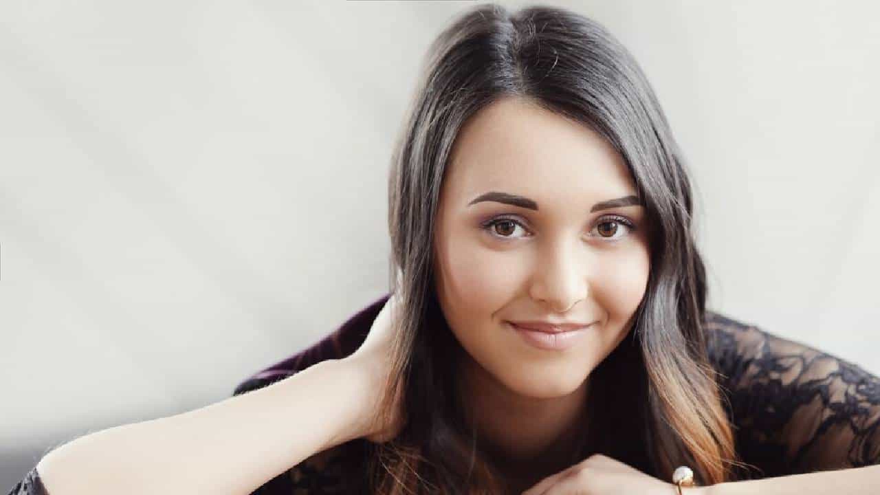 Hair Highlight : रंग हे नवेनवे.. ! केस हायलाईट करायची आहे इच्छा? पण त्यापूर्वी या गोष्टी तर जाणून घ्या