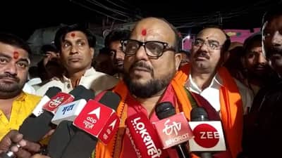 जी शिवसेना काँग्रेसच्या मांडीवर जाऊन बसली ती शोभते का?; गुलाबराव पाटील यांचा निशाणा