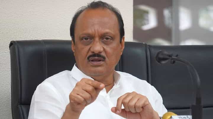 तब्बल 17 तास नॉट रिचेबल असलेले अजित पवार म्हणाले... तब्बल 17 तास नॉट रिचेबल असलेले अजित पवार म्हणाले...