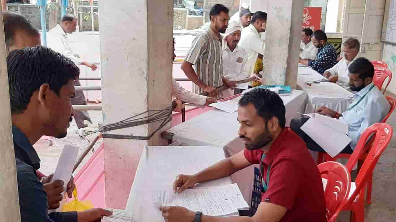 कांद्याच्या अनुदानासाठी लढा उभारला होता, पण सरकारने ती अट घातली; कांदा उत्पादक शेतकरी नाराज का?