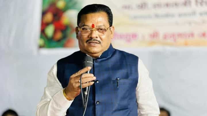 महाविकास आघाडीच्या कालच्या सभेकडे लोकांनी पाठ फिरवली; संजय शिरसाट यांचं टीकास्त्र महाविकास आघाडीच्या कालच्या सभेकडे लोकांनी पाठ फिरवली; संजय शिरसाट यांचं टीकास्त्र