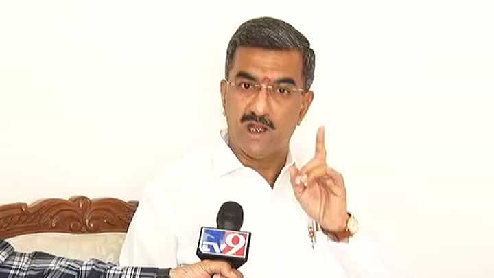 कोल्हापूर राड्यावर शंभूराज देसाई यांचा सूचक इशारा; म्हणाले, 'पडद्यामागे जो कोणी' कोल्हापूर राड्यावर शंभूराज देसाई यांचा सूचक इशारा; म्हणाले, 'पडद्यामागे जो कोणी'