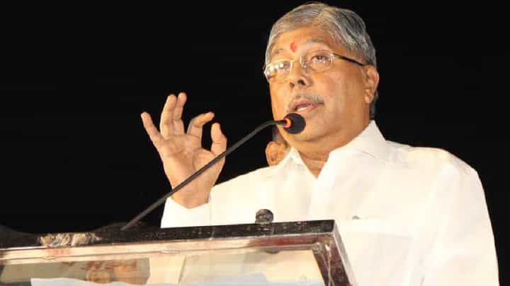 संजय राऊत यांची वक्तव्य, जागतिक व्यवस्था आणि समाधान; चंद्रकात पाटील यांची सविस्तर प्रतिक्रिया संजय राऊत यांची वक्तव्य, जागतिक व्यवस्था आणि समाधान; चंद्रकात पाटील यांची सविस्तर प्रतिक्रिया