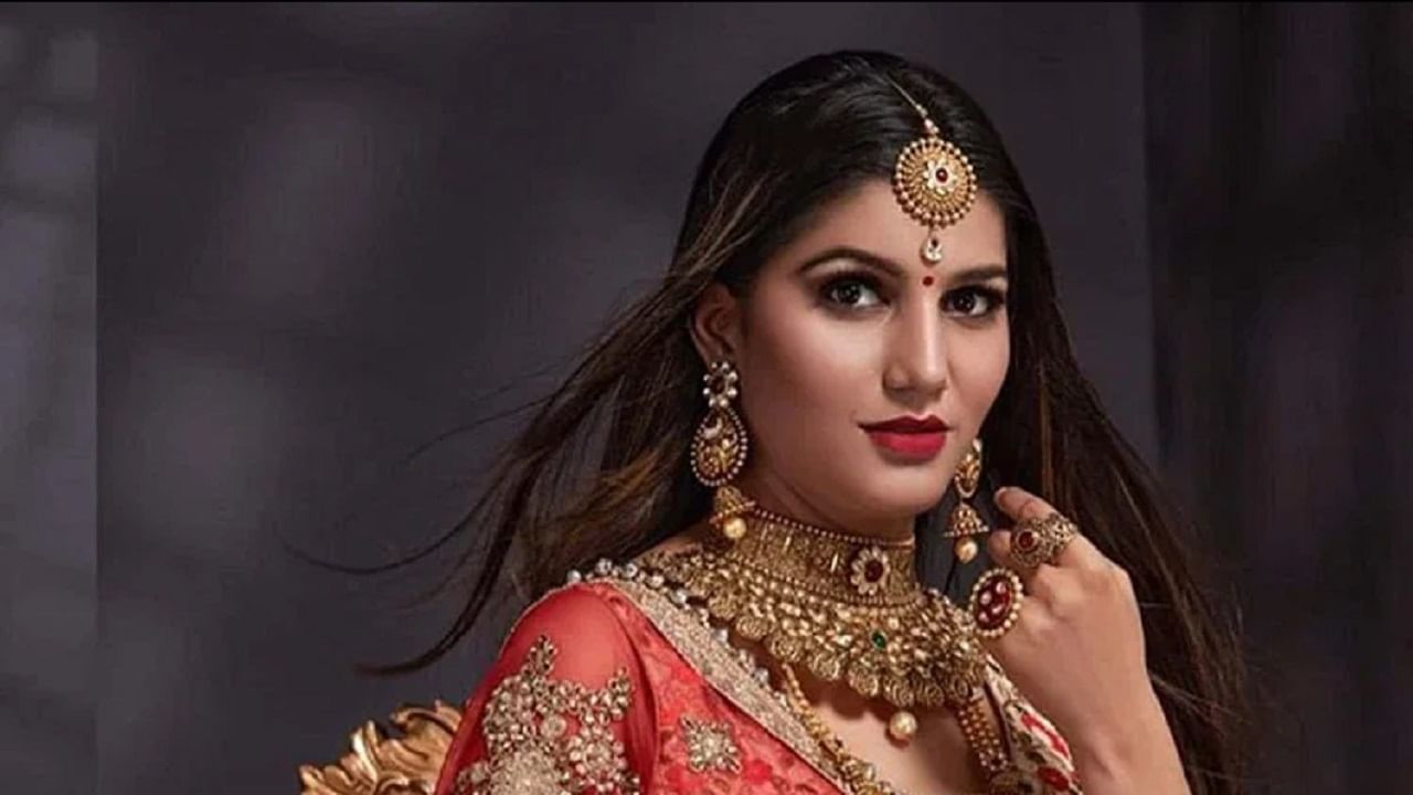 Sapna Chowdhary हिला फॉर्च्यूनर द्यायची आमदारची इच्छा; अभिनेत्रीची आई भडकली आणि...