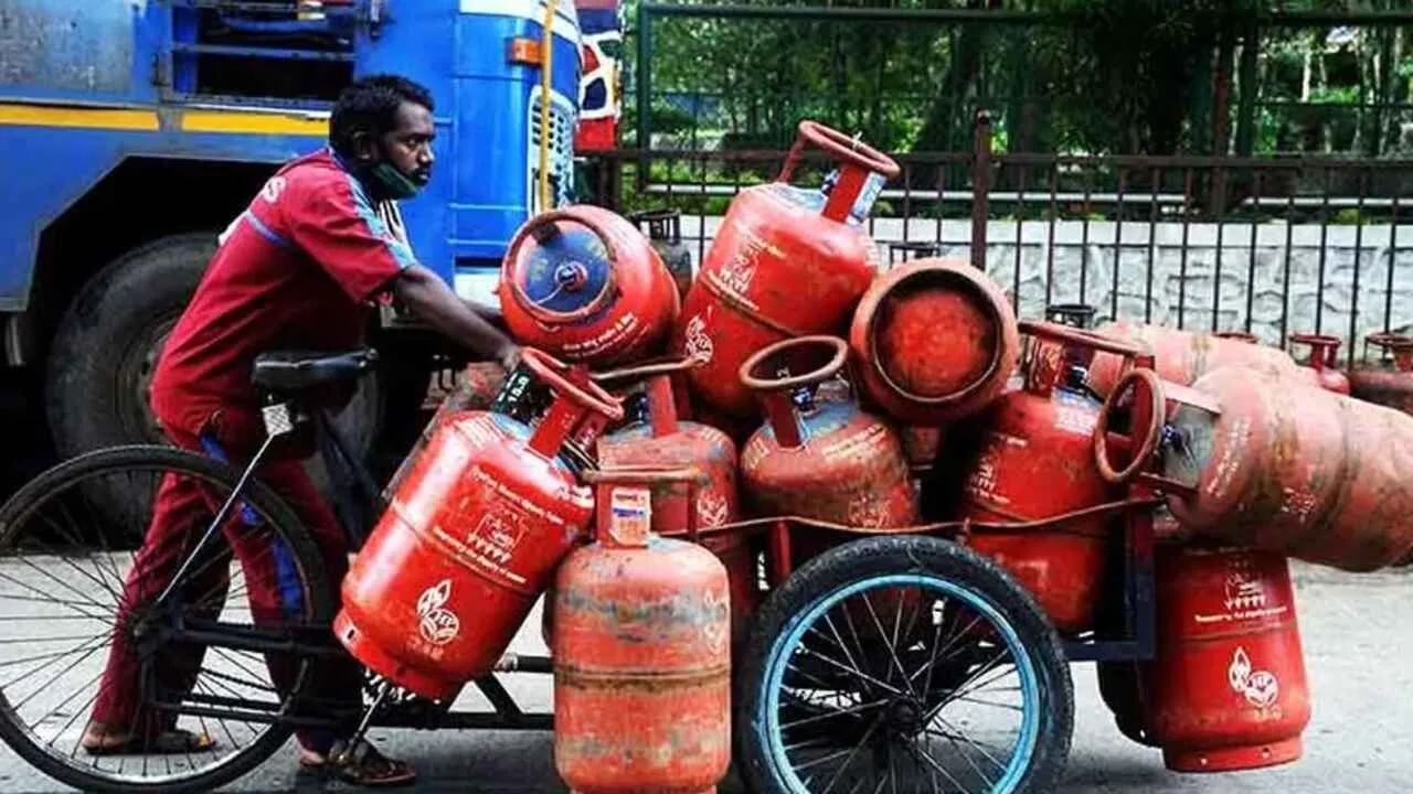 LPG : राज्य सरकारकडून घरगुती गॅस सिलिंडर फक्त 500 रुपयात! पण आधी करा ही प्रोसेस पूर्ण