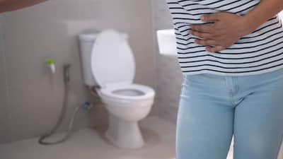 Constipation Home Remedies : महागडी औषधे नकोत, घरातल्या या गोष्टींनीच करा बद्धकोष्ठतेचा त्रास दूर