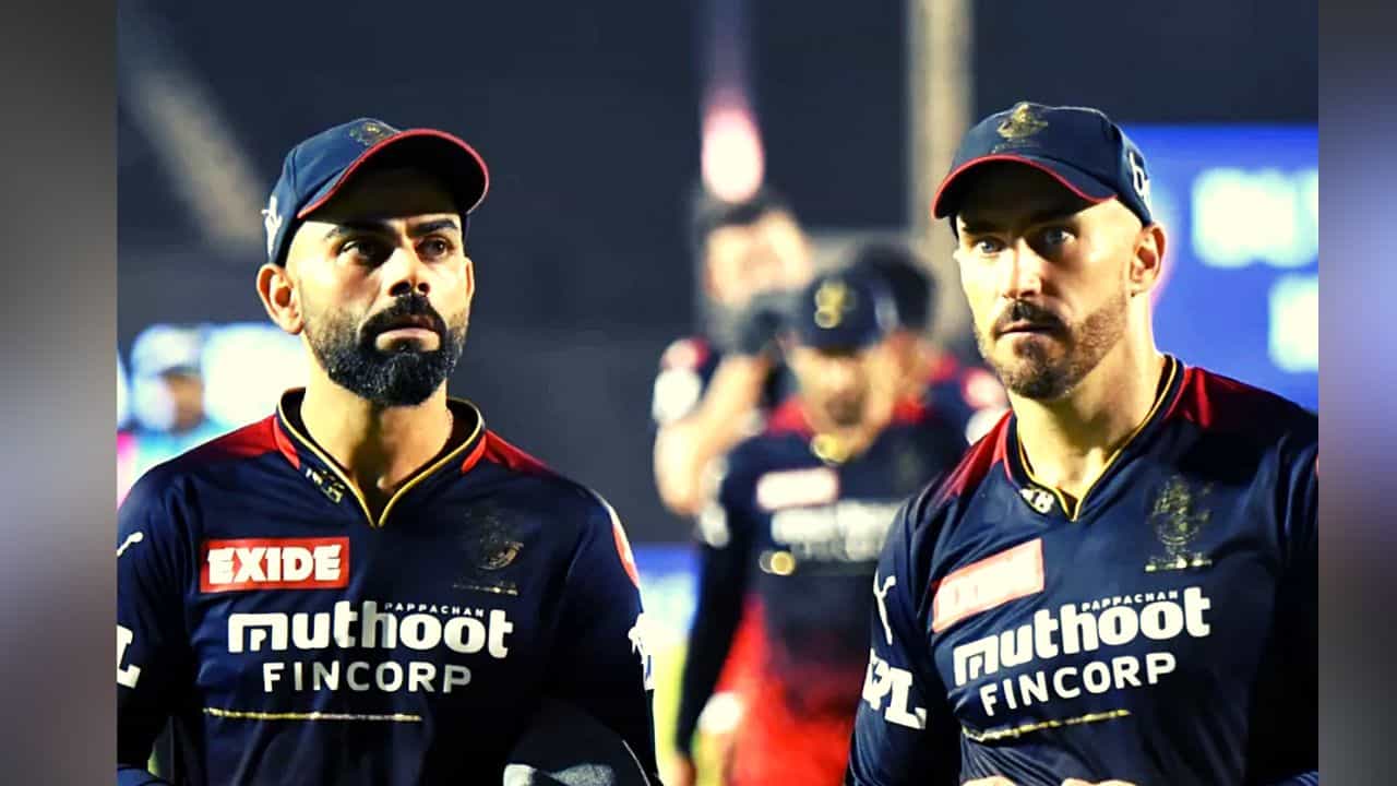 IPL 2023 : RCB संघासाठी वाईट बातमी, विराट आणि डु प्लेसिसला ज्याची भीती तेच झालं!