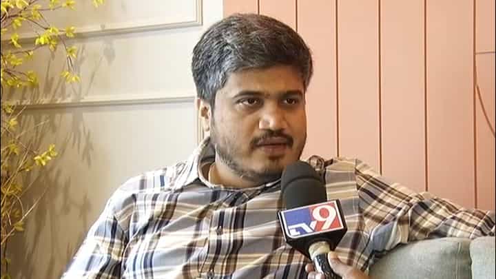 शिवरायांचा अवमान करणाऱ्याला भाजपने पहिल्या रांगेत बसवलं, कोणता संदेश देऊ पाहताय?; रोहित पवार आक्रमक शिवरायांचा अवमान करणाऱ्याला भाजपने पहिल्या रांगेत बसवलं, कोणता संदेश देऊ पाहताय?; रोहित पवार आक्रमक