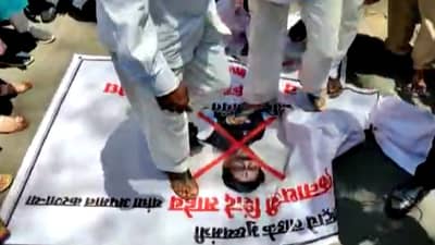 मुख्यमंत्री, रिक्षावाला, शरद पवार, अरविंद सावंत, जोडे मारो आंदोलन पेटलं... काय आहे नेमकं कारण?