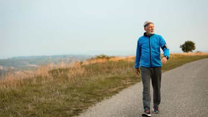 National Walking Day 2023 : रोज फक्त 20 मिनिटांची फेरी, हार्ट ॲटॅकची जोखीम दूर करी ! चालण्याचे अनोखे फायदे जाणून तर घ्या