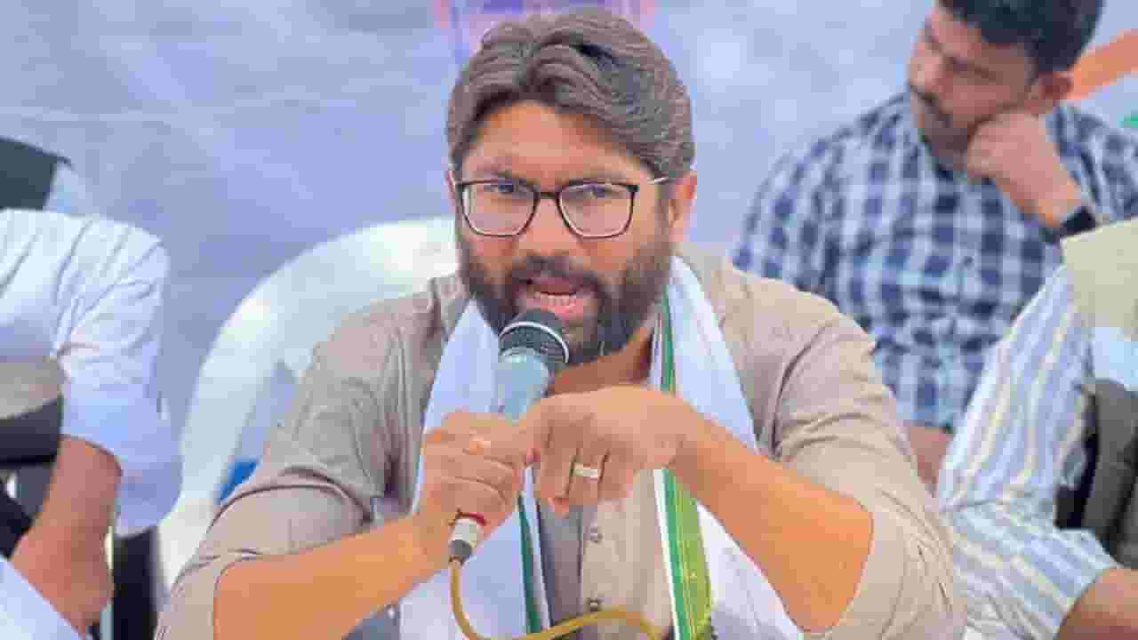 ...तेव्हा भाजपचा महाराष्ट्रात सुपडासाफ होणारच; जिग्नेश मेवाणी यांना विश्वास ...तेव्हा भाजपचा महाराष्ट्रात सुपडासाफ होणारच; जिग्नेश मेवाणी यांना विश्वास