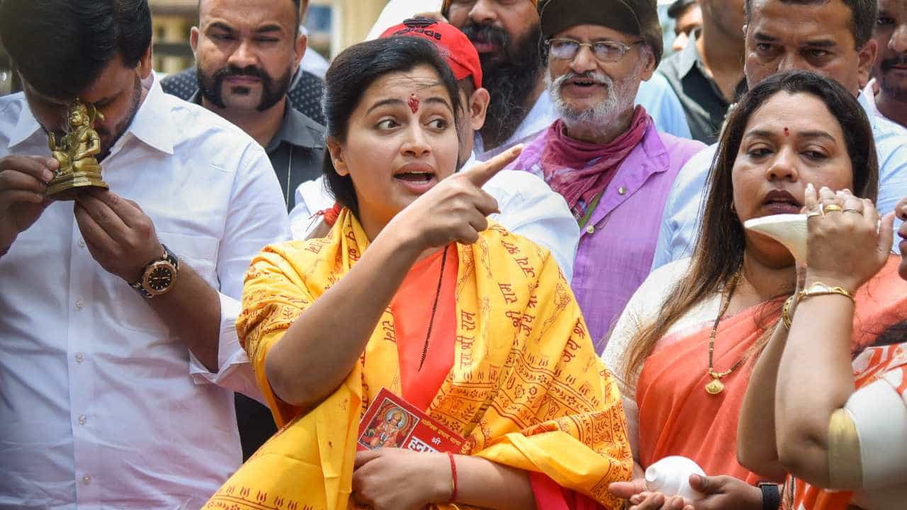 अमरावतीत कांटे की टक्कर बघायला मिळणार? ननवीत राणा यांच्या विरोधात बच्चू कडू होतेच आता राष्ट्रवादीही?