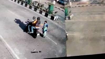 दुचाकीवरुन धूम स्टाईलने आले, महिलेच्या गळ्यातील दागिने खेचून पळाले !