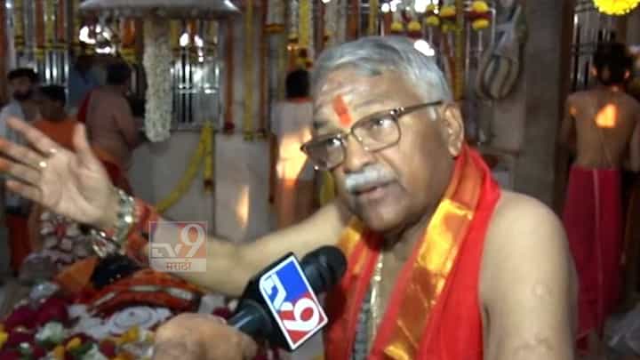 चंद्रकांत खैरे हनुमानाच्या चरणी, उद्धव ठाकरे यांच्यासाठी नेमकं काय साकडं घातलं? चंद्रकांत खैरे हनुमानाच्या चरणी, उद्धव ठाकरे यांच्यासाठी नेमकं काय साकडं घातलं?