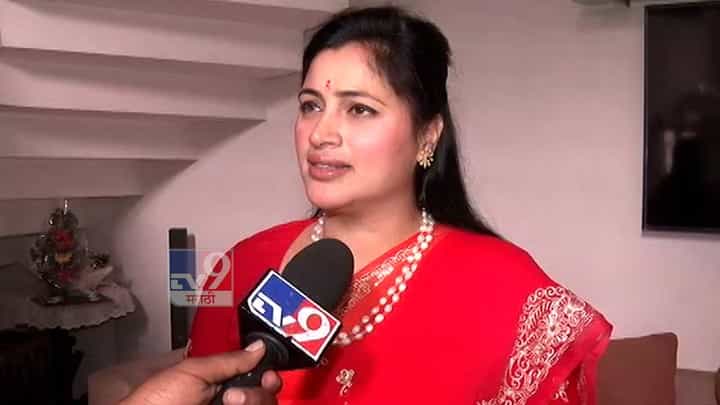 उद्धव ठाकरे ज्या ठिकाणी सभा घेतात, तिथे हनुमान चालिसा म्हणत त्या जागेचं शुद्धीकरण करा- नवनीत राणा उद्धव ठाकरे ज्या ठिकाणी सभा घेतात, तिथे हनुमान चालिसा म्हणत त्या जागेचं शुद्धीकरण करा- नवनीत राणा