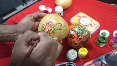 देव कुणाला कुठे दिसेल सांगता येत नाही, या अवलियाला तो रामफळात दिसला अन् बघा कसे साकारले बजरंगबली...