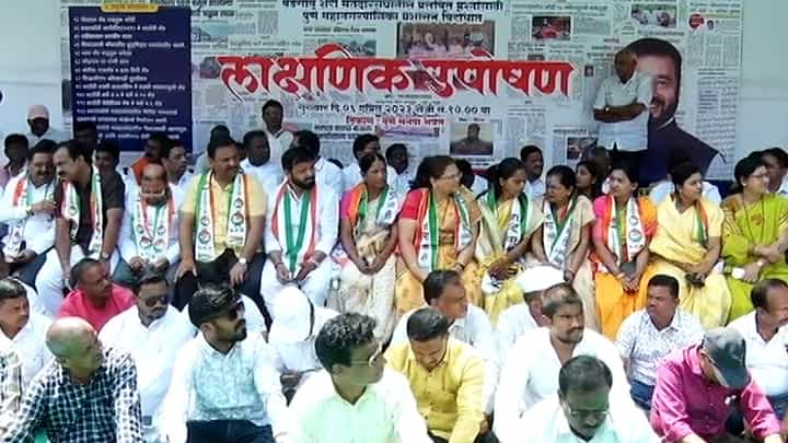मतदारसंघातील प्रश्नांवर आमदार सुनील टिंगरेंच रस्त्यावर; प्रशासनाने मागण्यांकडे दुर्लक्ष केल्याचा आरोप मतदारसंघातील प्रश्नांवर आमदार सुनील टिंगरेंच रस्त्यावर; प्रशासनाने मागण्यांकडे दुर्लक्ष केल्याचा आरोप