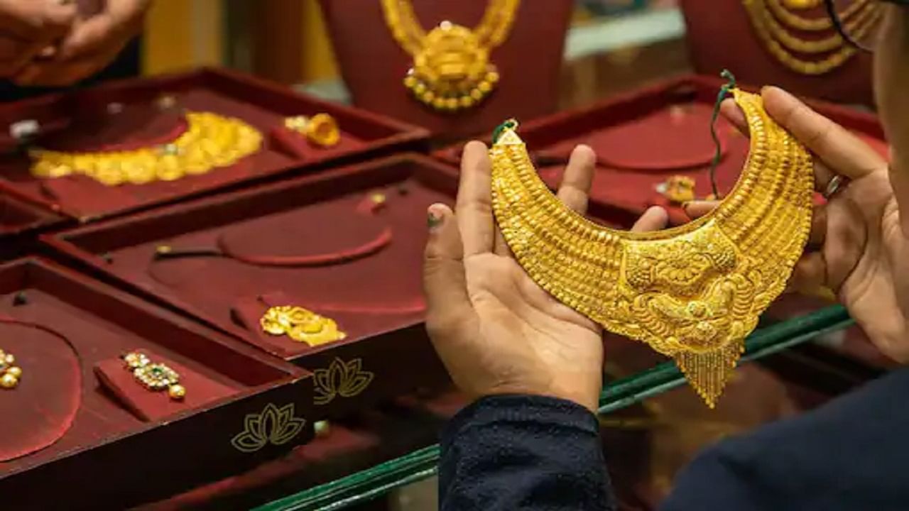 Gold Rate | सोन्याला सोन्याचे दिवस, आतापर्यंतचा विक्रमी दर, वर्षाअखेरीस भाव इतका होण्याचा अंदाज