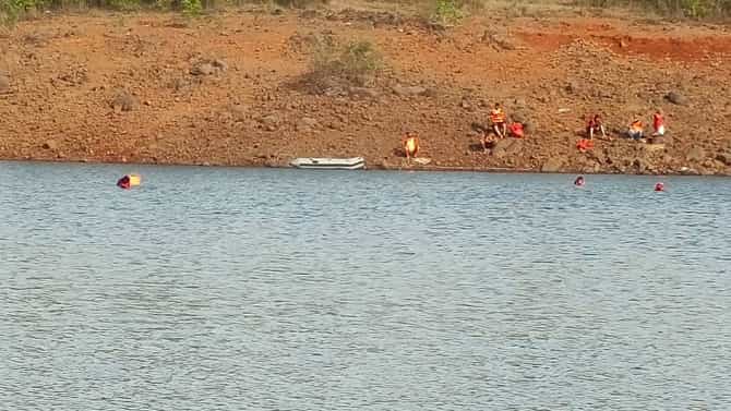 धरण परिसरात फिरायला आले होते, धरणात पोहचण्याचा मोह आवरला नाही, मग...