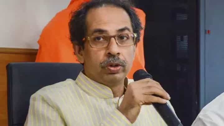 माफी मागा, फडणवीस मोठ्या मनाचे; भाजपच्या मोठ्या नेत्याचे ठाकरेंना आवाहन माफी मागा, फडणवीस मोठ्या मनाचे; भाजपच्या मोठ्या नेत्याचे ठाकरेंना आवाहन