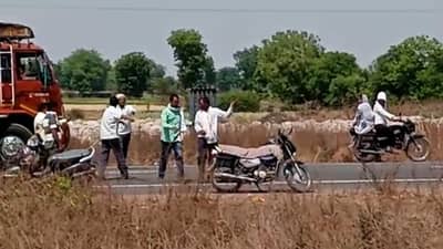 मापात पाप ! कापूस उत्पादक शेतकऱ्यांनी अशी घडवली व्यापाऱ्याला अद्दल