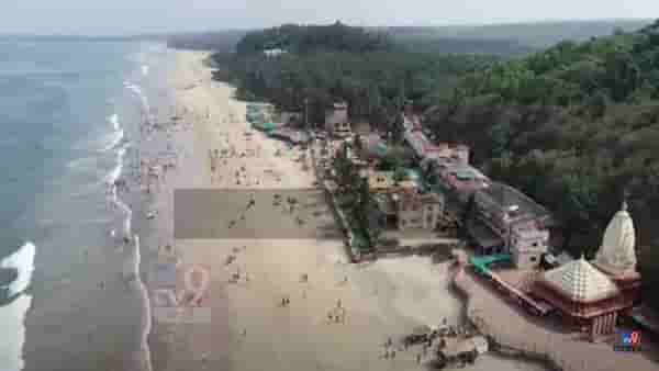 सलग आलेल्या सुट्ट्यांमुळे कोकणातील समुद्र किनारे खुणावताय, बघा पर्यटकांची गर्दी