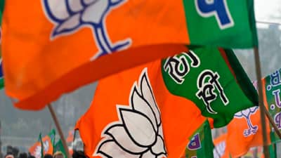 भाजपला मोठा धक्का, माजी मुख्यमंत्र्यांनी दिला राजीनामा