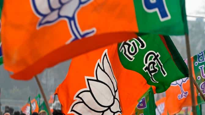 टीव्ही9 मराठीचा स्पेशल रिपोर्ट : निवडणूक तोंडावर असताना भाजपला बंडखोरांचं टेन्शन? पाहा Video