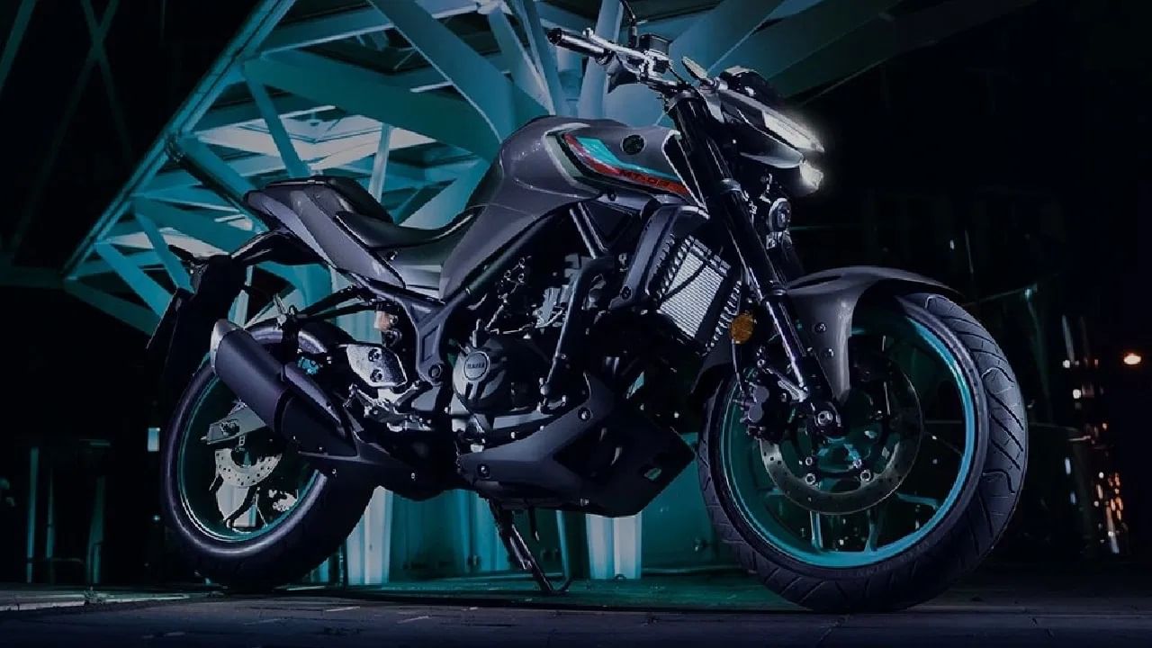 Yamaha MT03: आर 7 प्रमाणे याताही एमटी 03 बाइकमध्ये टीएफटी स्क्रिन असेल. या मॉडेलमध्ये एबीएस, राइड बाय वायर, ट्रॅक्शन कंट्रोल आणि राइड मोडसारखे फीचर्स मिळतील. एमटी 03 ग्रे आणि केयन कलर कॉम्बिनेशनमध्ये सादर केली गेली. लाँचिंगनंतर यात काही रंगांचे पर्याय उपलब्ध होतील. (Photo: Yamaha)