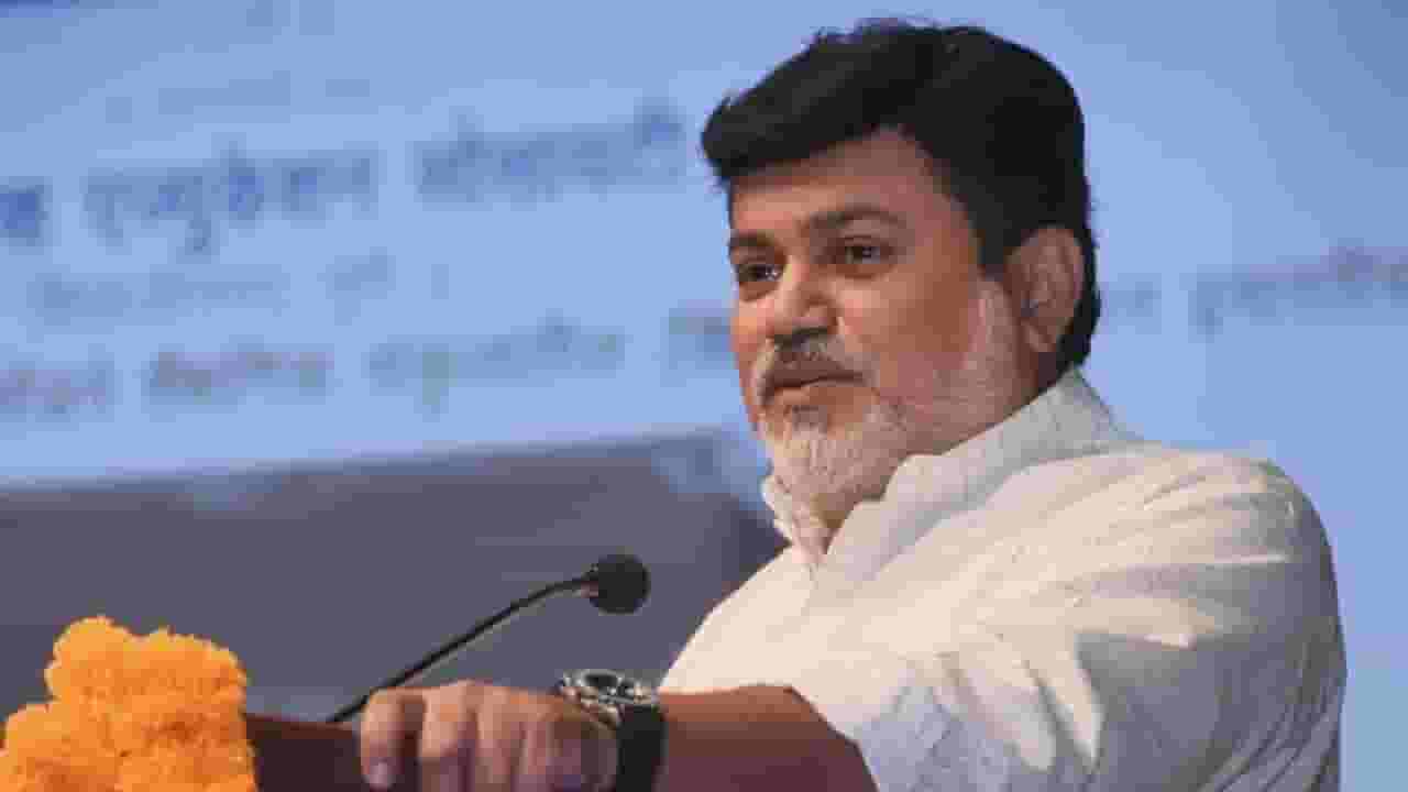 मुख्यमंत्री एकनाथ शिंदे यांना बदनाम करण्याचा प्रयत्न, पण...; उदय सामंत यांची प्रतिक्रिया मुख्यमंत्री एकनाथ शिंदे यांना बदनाम करण्याचा प्रयत्न, पण...; उदय सामंत यांची प्रतिक्रिया