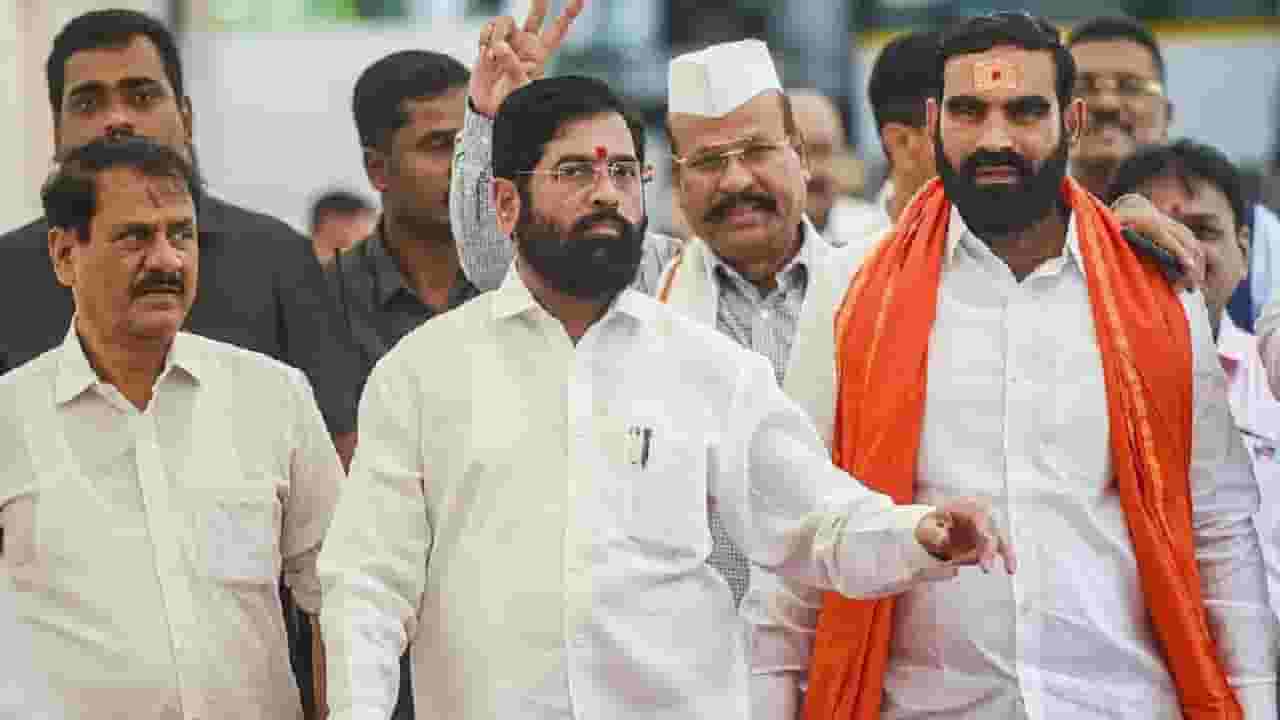 सरकारमध्येच अजित पवार आल्याने शिंदे गटाची गोची? नाराजी नाट्यही सुरू; अनेक आमदारांत नाराजीचा सुर