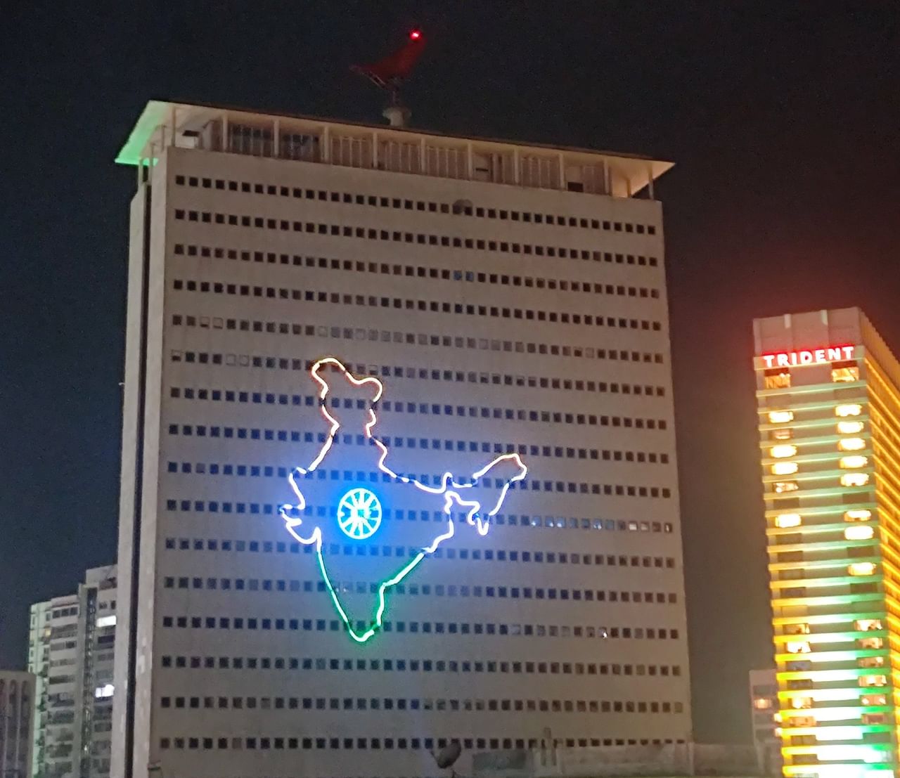 Air India Building : या इमारतीत देशात सर्वात आधी लागले होते सरकते जिने, लवकरच बनणार मंत्रालय Air India Building : या इमारतीत देशात सर्वात आधी लागले होते सरकते जिने, लवकरच बनणार मंत्रालय