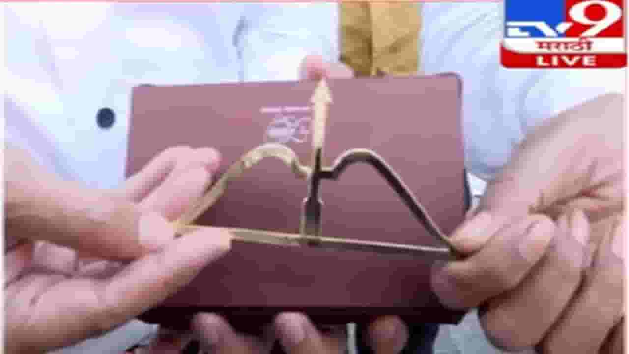 एकनाथ शिंदे अयोध्येतील राम मंदिराला 'इतक्या' तोळ्याचं धनुष्यबाण देणार, कुणी केला नवस