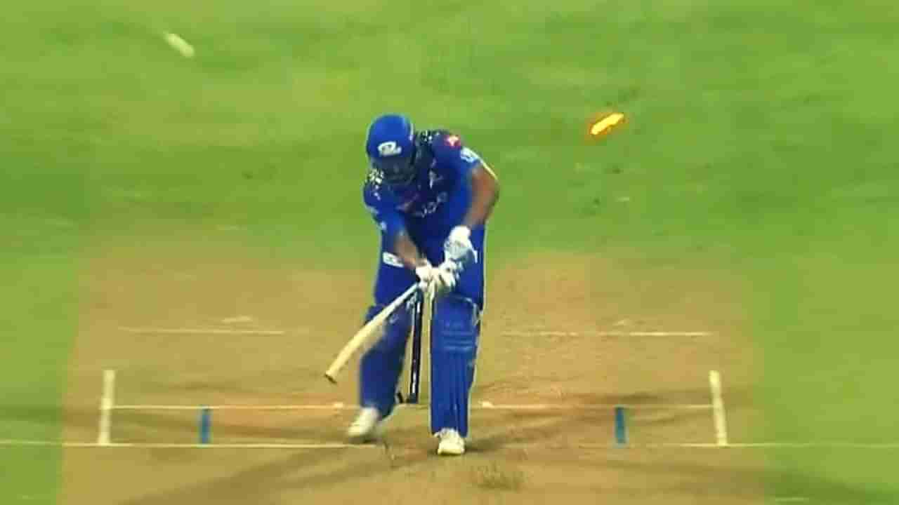 IPL 2023 : MI vs CSK | रोहित शर्मा याने सिक्स मारला पण धोनीने काही सांगितलं अन् झाला क्लीन बोर्ड