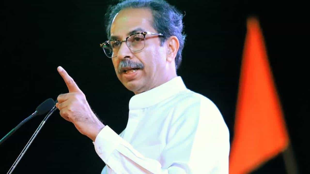 याच्याआधीचा अयोध्या दौरा हा केवळ लोकांच्या डोळ्यात धुळपेत करणारा; शिवसेना नेत्याची ठाकरेंवर जळजळीत टीका