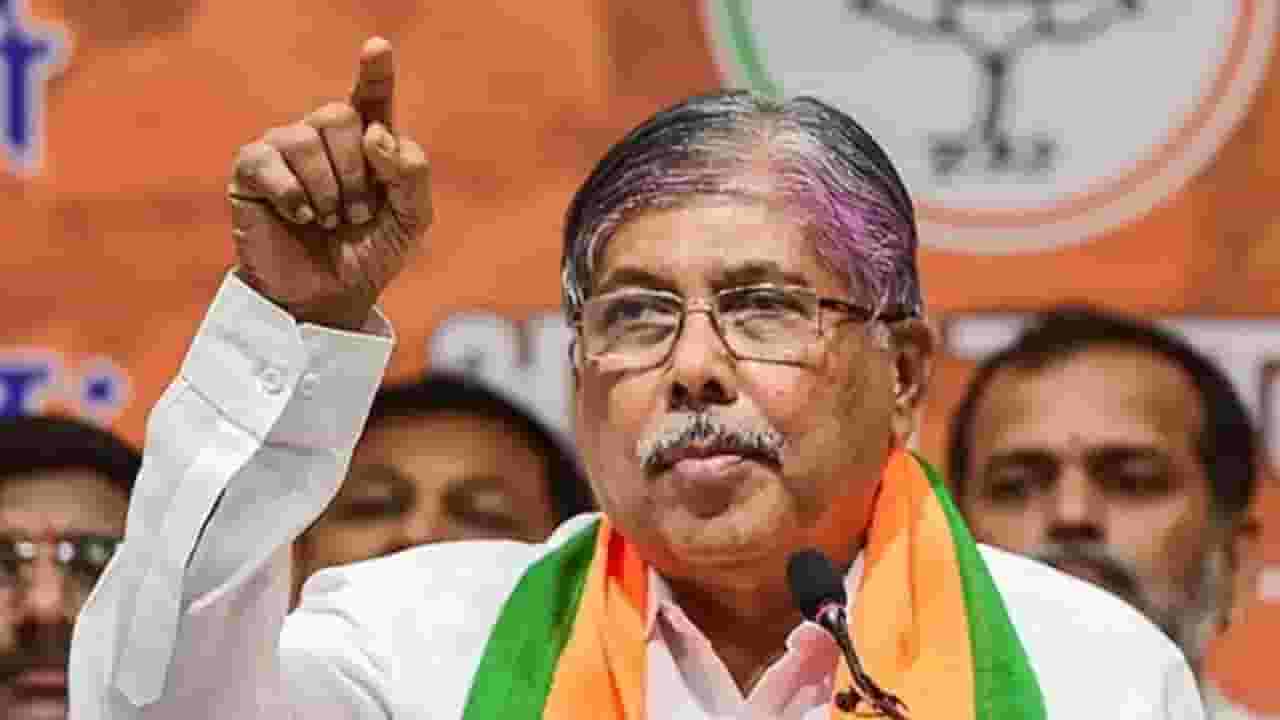 चंद्रकांत पाटील यांनी सांगितलं वीर सावरकरांना 'भारतरत्न' कधी मिळणार?