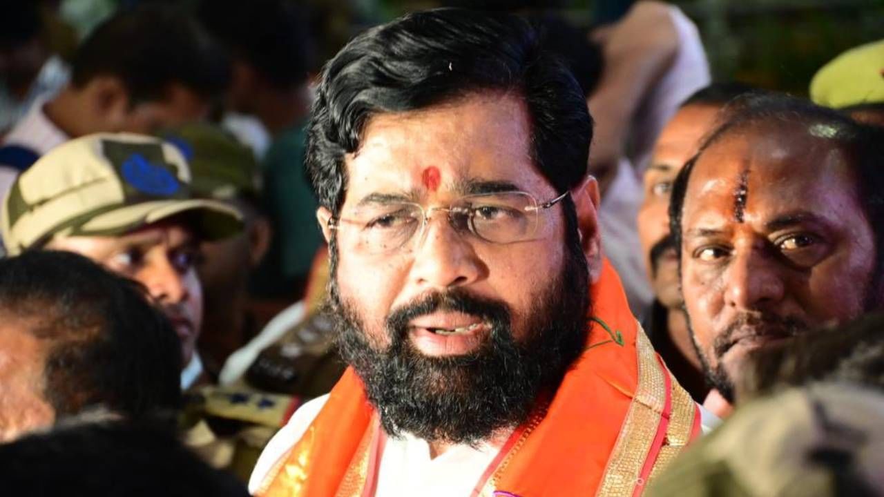 मोठी बातमी ! एकनाथ शिंदे यांनी दोनदा शिवसेना सोडण्याचा प्रयत्न केला होता; कुणी केला गौप्यस्फोट? मोठी बातमी ! एकनाथ शिंदे यांनी दोनदा शिवसेना सोडण्याचा प्रयत्न केला होता; कुणी केला गौप्यस्फोट?