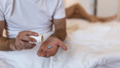 दारू प्यायला आणि या दोन गोळ्या खाल्ल्या, 41 वर्षीय व्यक्तीचा झाला मृत्यू , पोस्टमार्टेममध्ये खुलासा