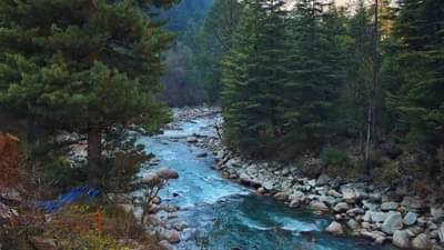 सुट्टयांमध्ये फिरायला कुठे जायचं प्रश्न पडतोय?, या आहेत 5 जागा तुम्हालाही वाटेल पैसा वसुल!