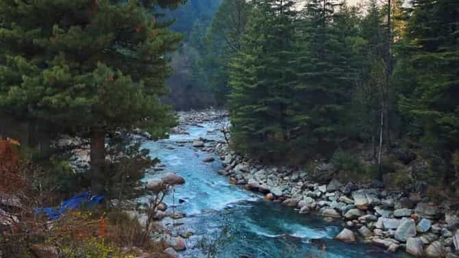 सुट्टयांमध्ये फिरायला कुठे जायचं प्रश्न पडतोय?, या आहेत 5 जागा तुम्हालाही वाटेल पैसा वसुल!