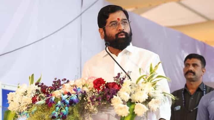 मागचे 9 महिने ठाण्यात दडपशाहीचे राजकारण चालूये; ठाकरे गटाच्या नेत्याचा एकनाथ शिंदे यांच्यावर निशाणा मागचे 9 महिने ठाण्यात दडपशाहीचे राजकारण चालूये; ठाकरे गटाच्या नेत्याचा एकनाथ शिंदे यांच्यावर निशाणा