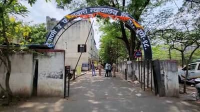 फेसबूक अकाउंट हॅक करायचा, व्हिडीओही मार्फ केले, शेवटी पोलिसांनी ठोकल्या बेड्या