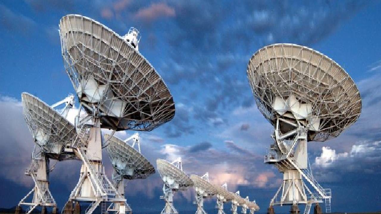 एलियन्सकडून मानवांना मिस्ड कॉल?; काय सुरू आहे चर्चा? एलियन्सकडून मानवांना मिस्ड कॉल?; काय सुरू आहे चर्चा?