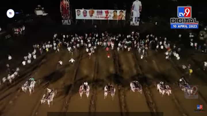 सांगलीत रुस्तम-ए-हिंद शर्यतीचा थरार, बकासूर अन् महिब्या बैलजोडी नंबर 1 सांगलीत रुस्तम-ए-हिंद शर्यतीचा थरार, बकासूर अन् महिब्या बैलजोडी नंबर 1
