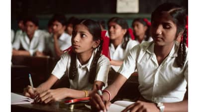 शाळा प्रवेशाचा हा फंडा सोशल मीडियावर चांगलाच व्हायरल, मुलगा होणार कोट्यधीश