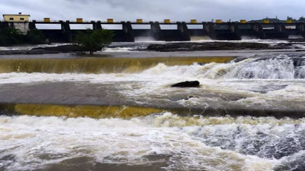 पुणेकरांवर पाणी कपातीची टांगती तलवार, खडकवासला धरणात किती टक्के पाणी साठा, प्रशासनाच्या सूचना काय?