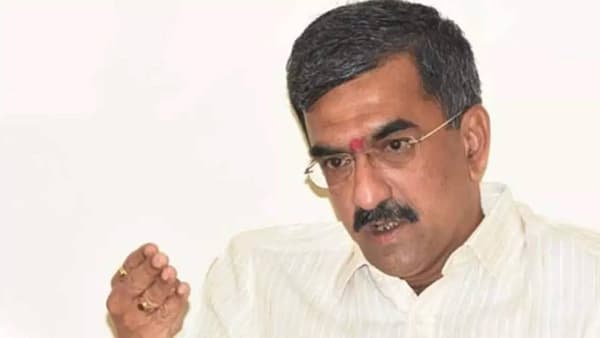 Shambhuraj Desai : ‘सिल्व्हर ओक’ बैठक; ‘काका मला वाचवा’ म्हणत, उद्धव ठाकरे यांच्यावर शंभूराज देसाईंची सडकून टीका