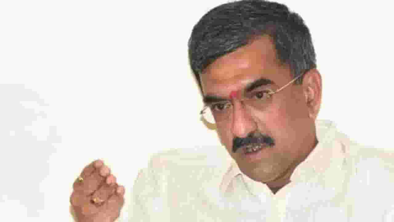 ‘कचरा इकडचा तिकडे…’ राऊत यांच्या या वक्तव्यावर शंभूराज देसाई भडकले, म्हणाले, ‘त्यांना लखलाभ’ ‘कचरा इकडचा तिकडे…’ राऊत यांच्या या वक्तव्यावर शंभूराज देसाई भडकले, म्हणाले, ‘त्यांना लखलाभ’