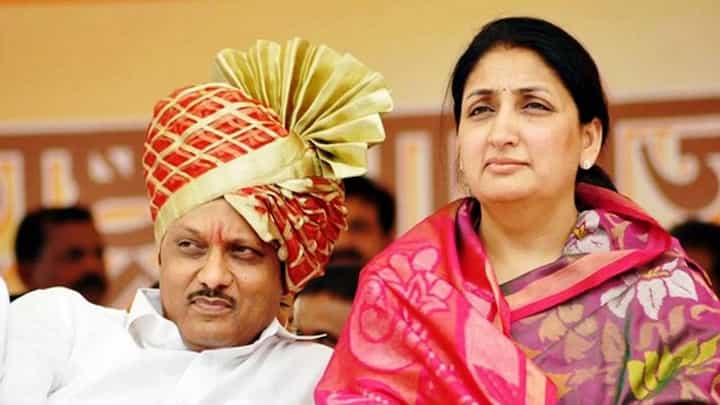 Ajit Pawar News : अजित पवारांशी संबंधीत कंपनीवर गुन्हा दाखल, मात्र त्यांच्या नावाचा उल्लेख ईडीने टाळला? Ajit Pawar News : अजित पवारांशी संबंधीत कंपनीवर गुन्हा दाखल, मात्र त्यांच्या नावाचा उल्लेख ईडीने टाळला?