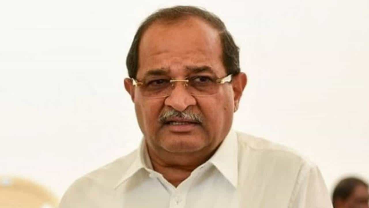 Radhakrishna Vikhe Patil : महसूल मंत्री राधाकृष्ण विखे पाटलांना न्यायालयाचा दे धक्का; दिले गुन्हा दाखल करण्याचे आदेश